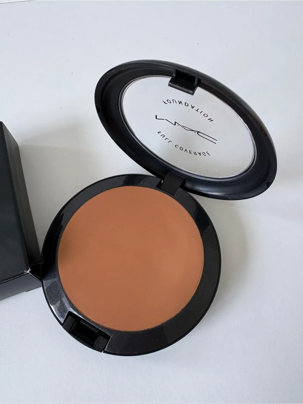MAC Full Coverage Foundation NW40 1.0 Oz. New